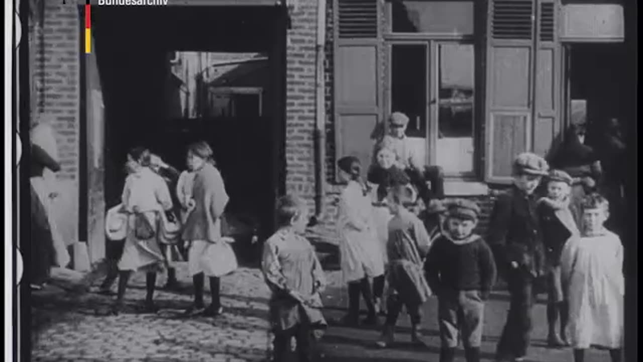 BARch_B_9837_1R_Hinter_der_Westfront_1