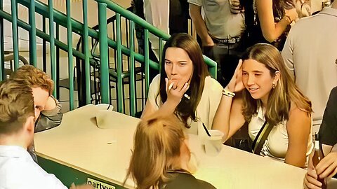 Candid Sexy Smoking Woman 793