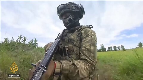 Ukraine offers cash incentives to lure young recruits amid troop shortages