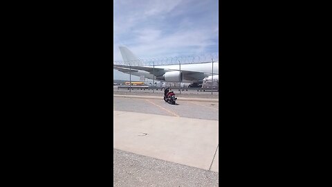 me and my 125 vs 747