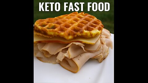 JALAPEÑO CHEDDAR & TURKEY CHAFFLE SANDWICH | KETO FAST FOOD | EASY KETO RECIPES🥪🔥