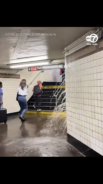 BROOKLYN SUBWAY STATION💦🌊🚏🚇🚶‍♀️📸HEAVY FLOODINGS IN NEW YORK CITY☔️🌊🚊🚶🏻💫