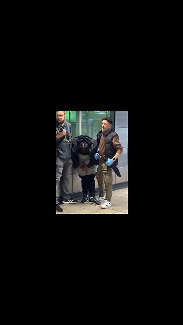 2 MACHETES Recovered During a Stop & Search at London Euston Station