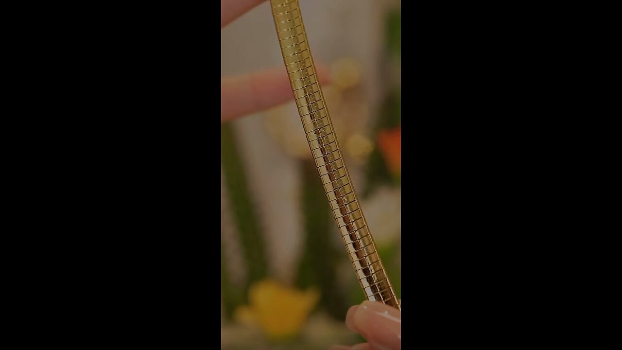 Gold plated bangle/bracelet