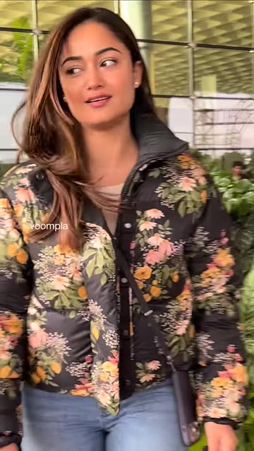 tridha choudhury seen flying out of mumbai airport