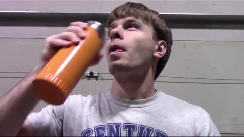 Eating the DRIEST Crackers from an MRE