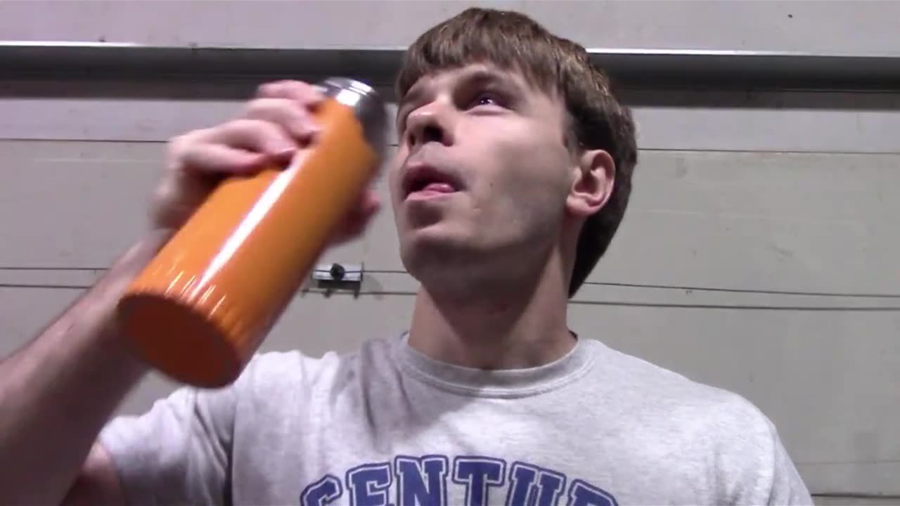 Eating the DRIEST Crackers from an MRE