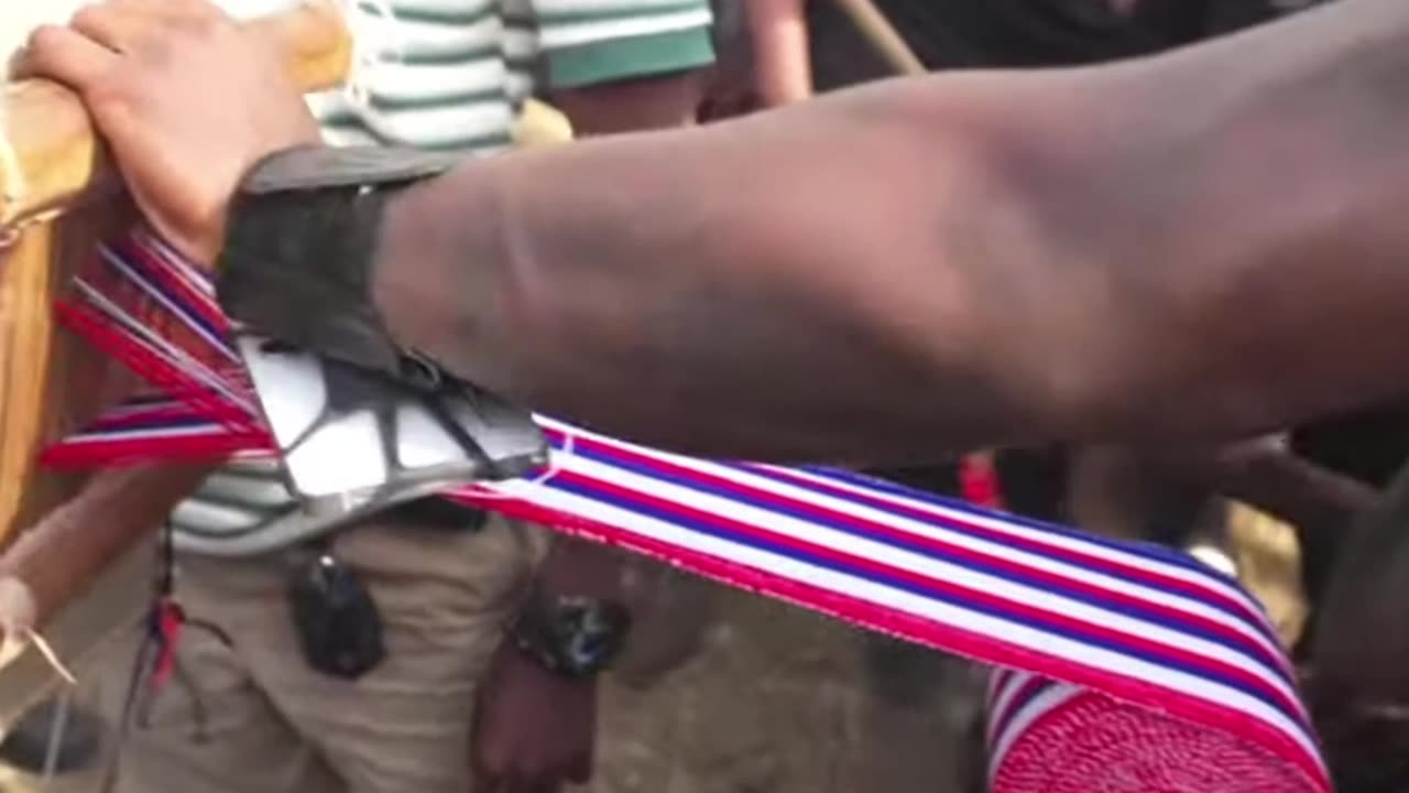 Speed ​​sews fabric; he learns quickly.