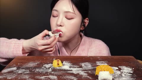 Giant Fruit Mochi Mukbang – Strawberry, Dubai Chocolate, Orange & Kiwi | ASMR