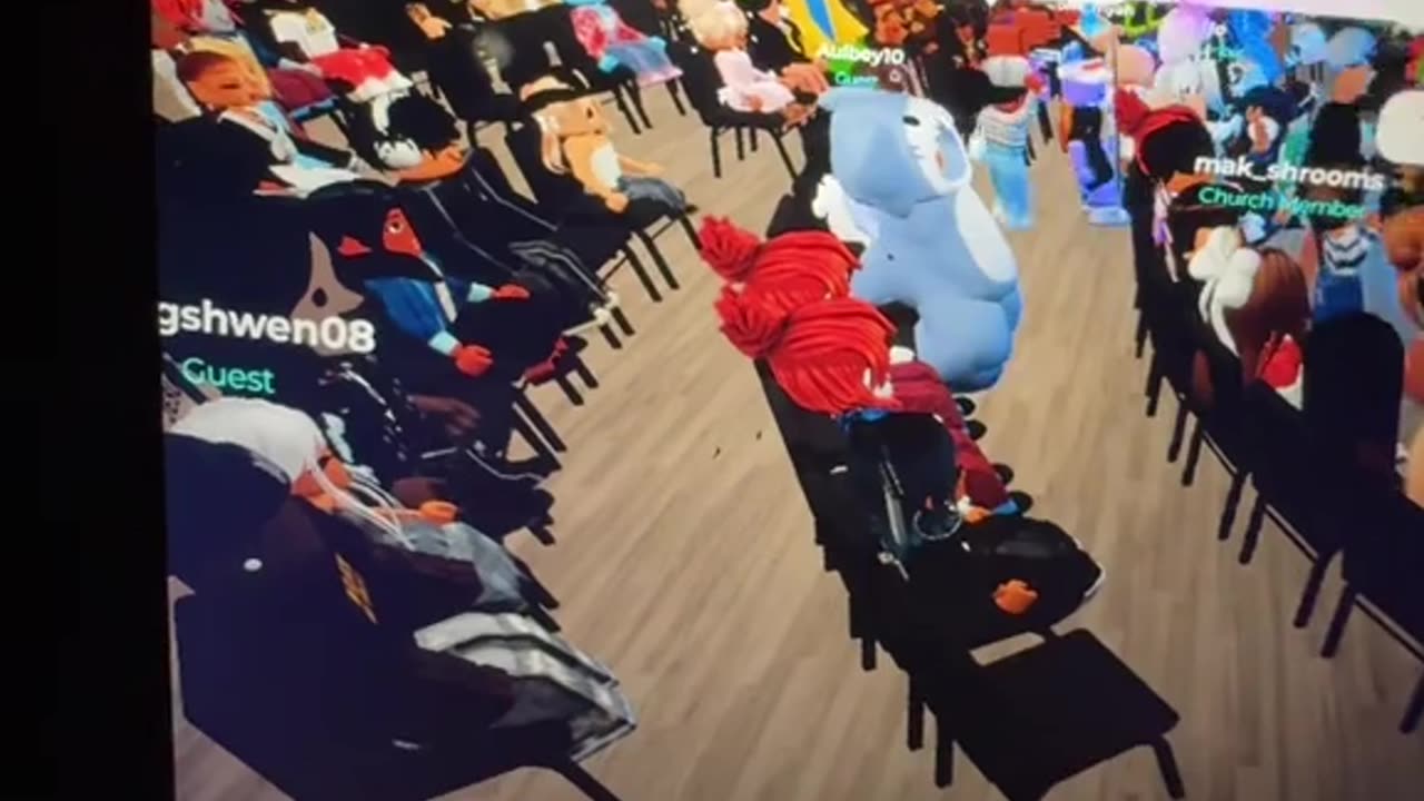 I'm at church on Roblox!!! 🙌🏾😎