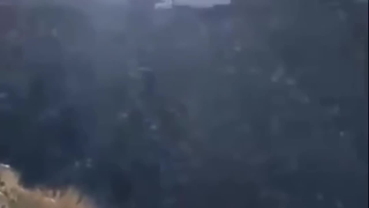 Truck run off mountain🚛🤯
