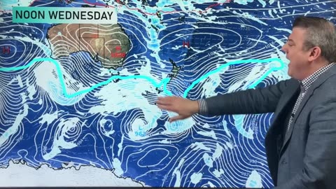 NZ: Gales, isolated thunderstorms, some snow & sunshine too!