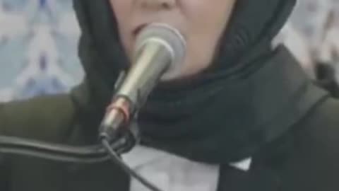 Kathy Hochul wears a head dress as she panders to Muslims and talks about the Quran in New York