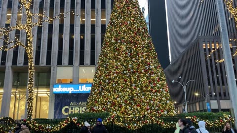 Biking Manhattan: Holiday Lights on 6th Avenue