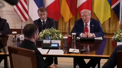 PRICELESS: Macron literally WHIPS his head at Trump