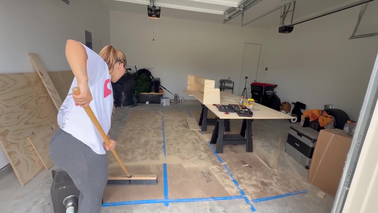 Big a$$ girl its very horny