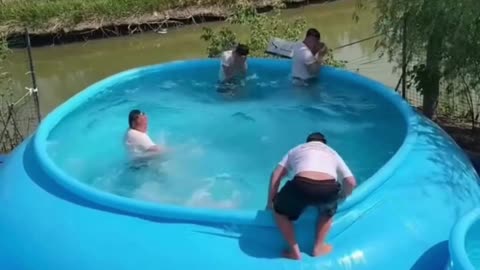 Beat the Heat with This Portable Pool! 🏖️💧