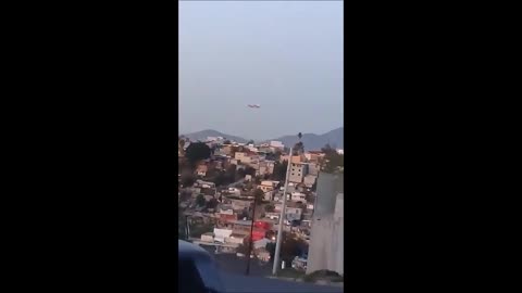 Un énorme OVNI aperçu sur la côte de San Clemente arrive au Mexique et s'arrête à Tijuana