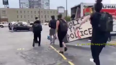 Flashback to 2020: a "pop-up protest"