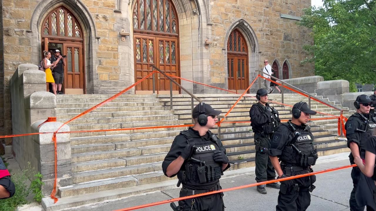 ANTIFA HECKLES PEOPLE ATTENDING SEAN FEUCHT CONCERT