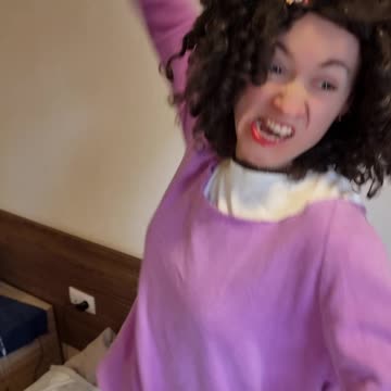 Уронила телефон #скетч #юмор #комедия