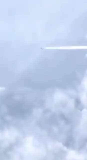 Kiedy pilot nagle wyłącza system usuwania smug chemicznych.