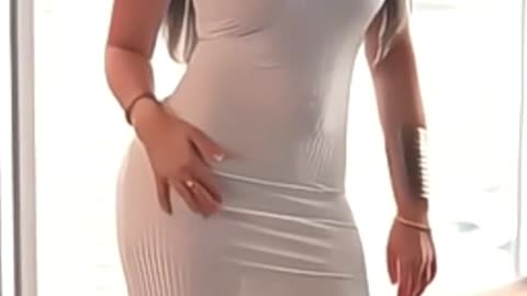 THE Power of Fashion: How to Style the Perfect White Dress for Any Occasion! 👗✨