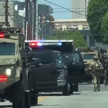 Fashion District, Los Angeles happening now.