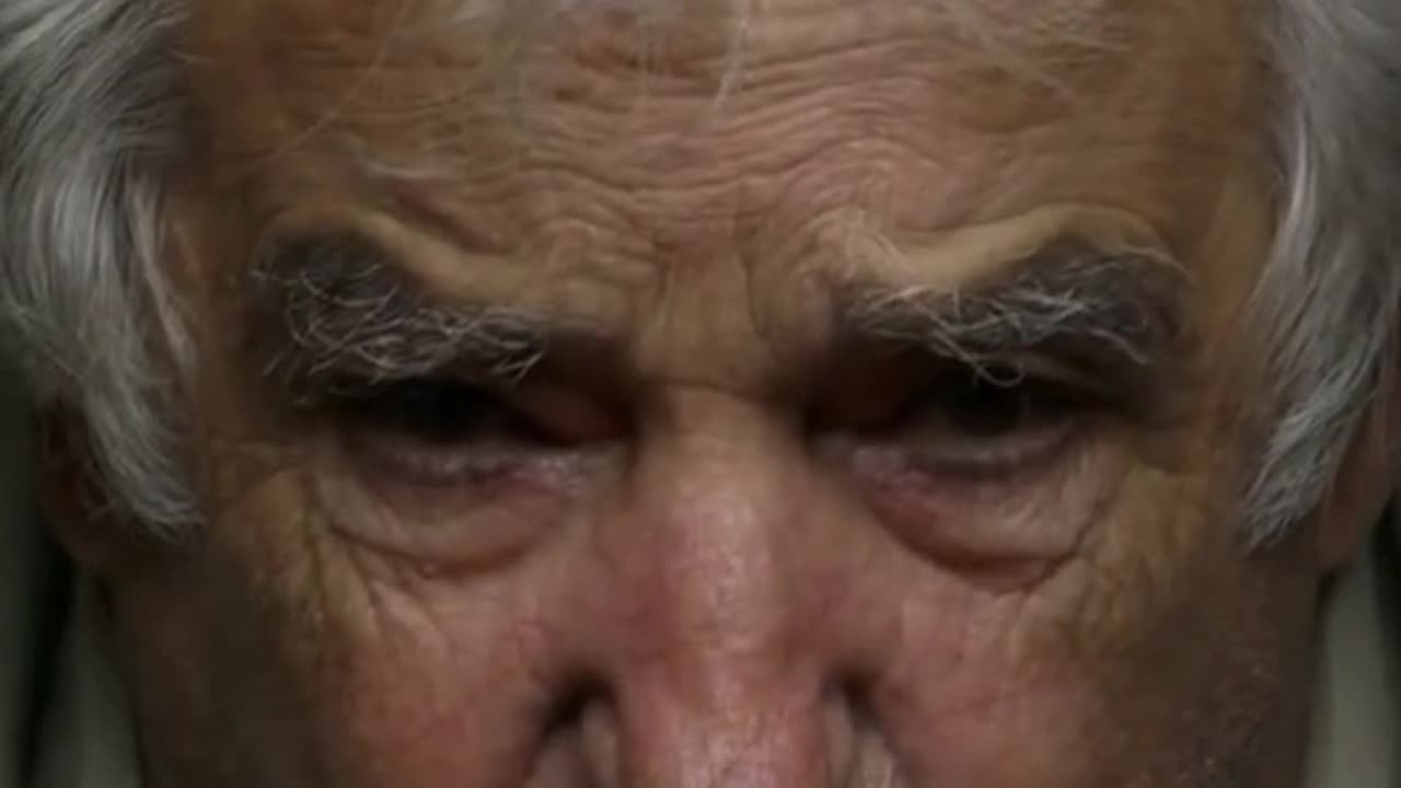 Tu felicidad está dentro de ti, no afuera.