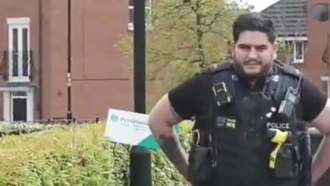 NO COMMENT UK POLICE do not engage check your rights