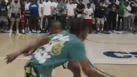 Viral: This Might Be The Greatest Crossover In Basketball History...