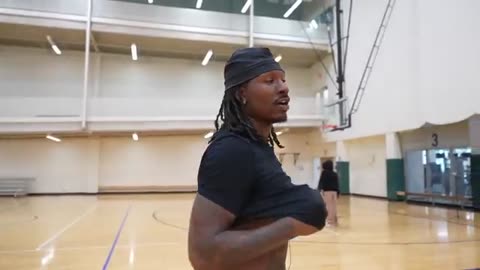Duke Dennis hosts a Basketball Tournament at Streamers University!