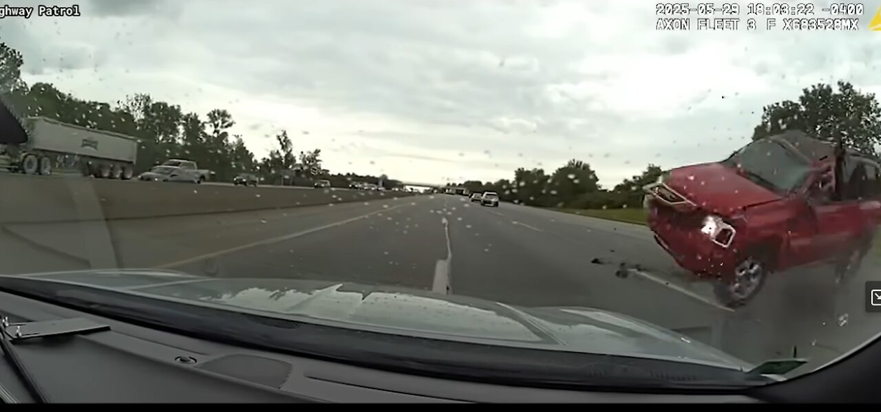 Police chase in Ohio ends with rollover crash, arrest