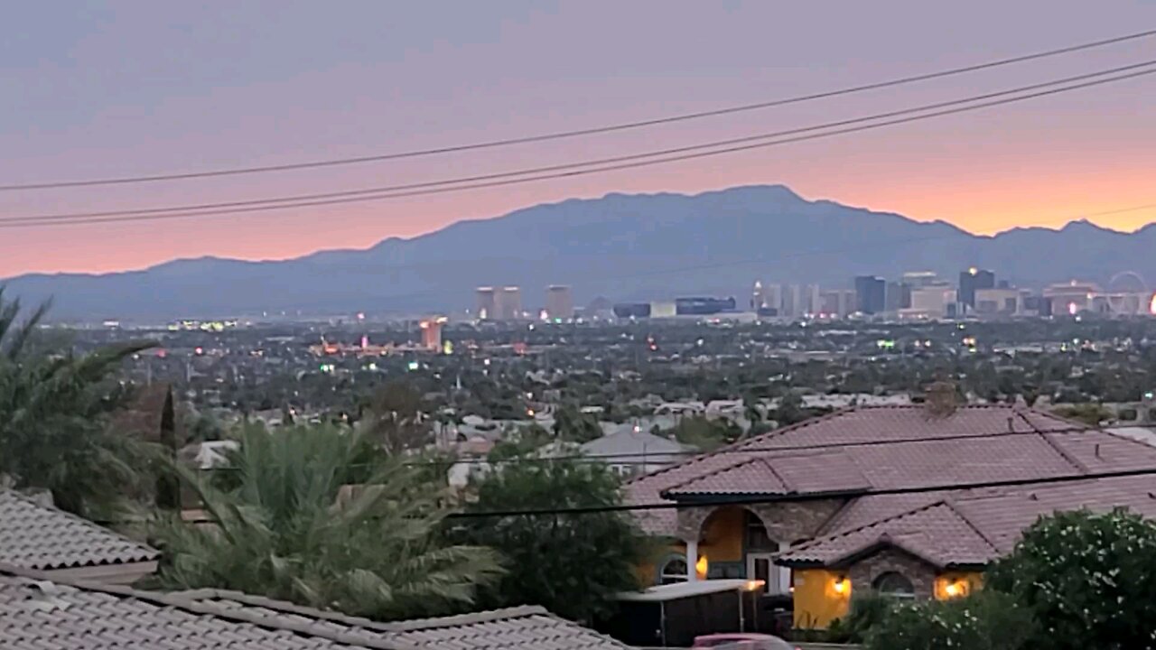 Did you SEE tonight's SOUPY Las Vegas sunset? Check THIS out! 08.28.2025 #follow #lasvegas #gaming