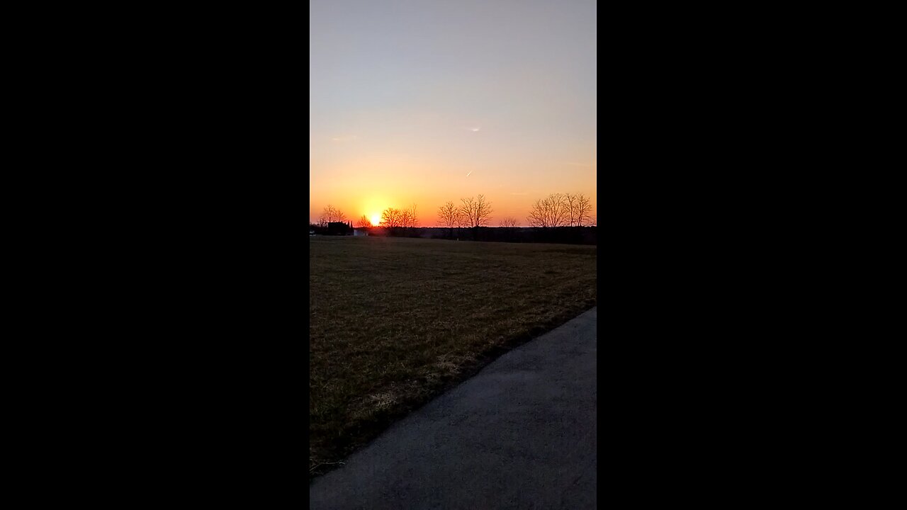 Sunset 🌇 on the hill