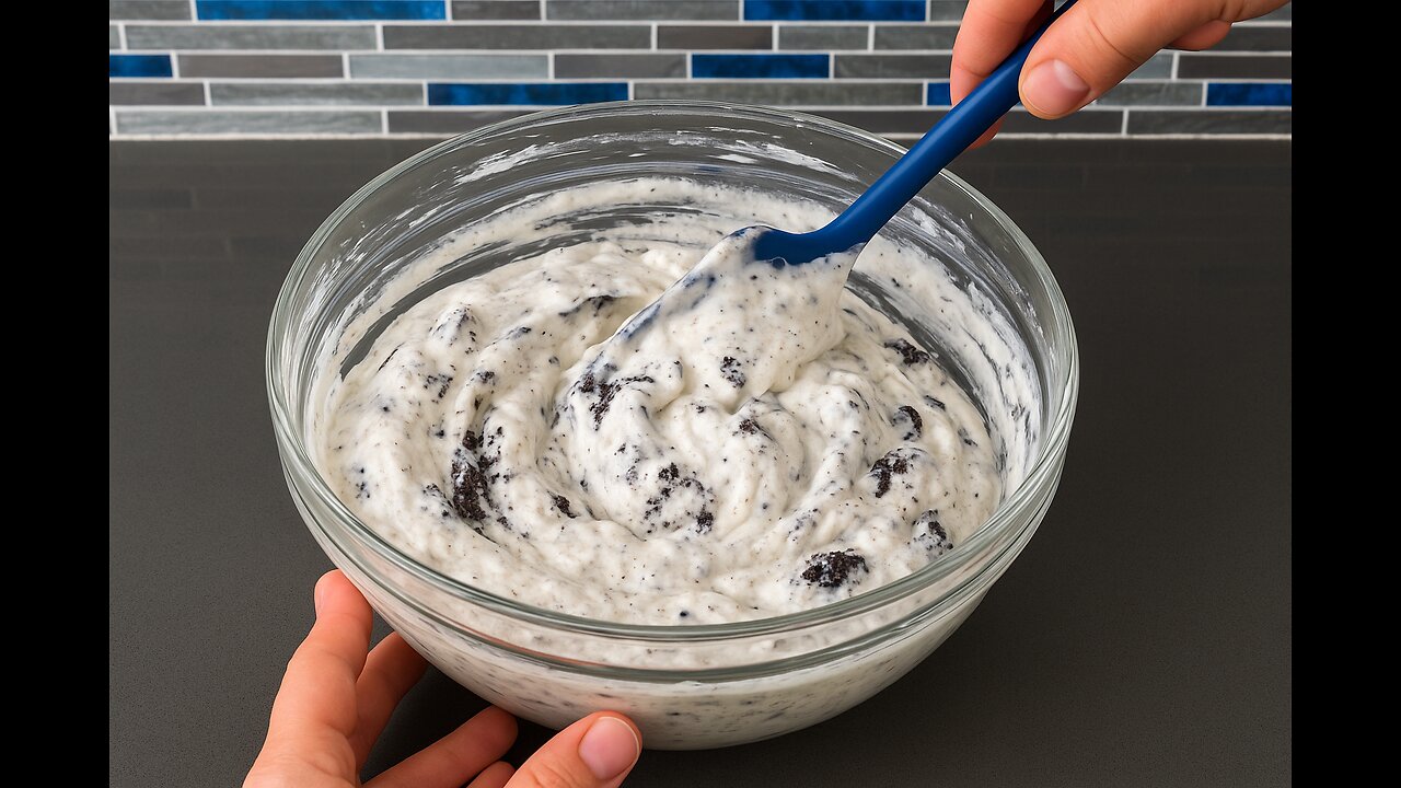 3 Ingredient Oreo Ice Cream Recipe and tutorial!!🍨🍪
