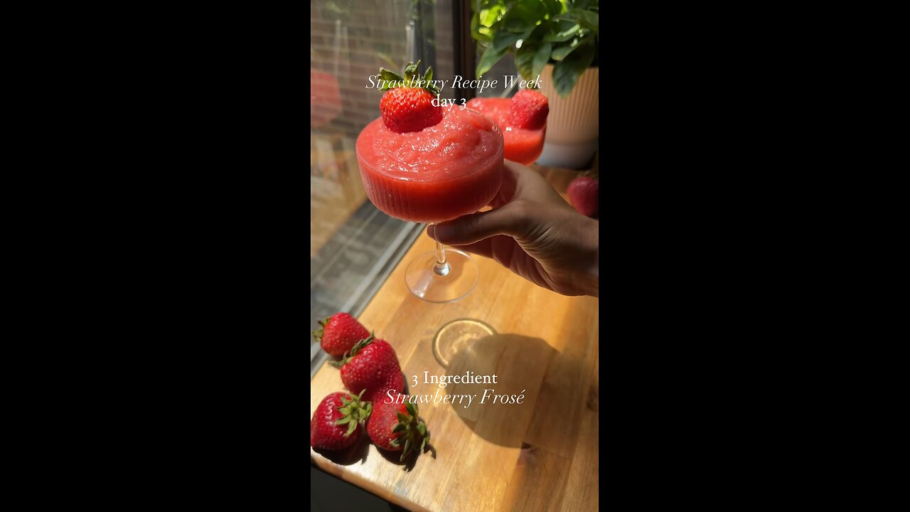 Viral Strawberry Ice Drink – Only 3 Ingredients Needed!