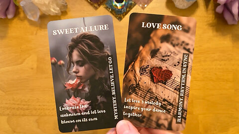 SOMEONE WHO WAS IN & OUT OF YOUR LIFE IS RETURNING ♥️ HERE'S WHY! 🌹 (COLLECTIVE LOVE READING)