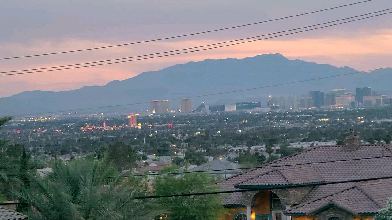 Did you see tonight's Las Vegas sunset? Check THIS out! 05.26.2025 #follow #lasvegas #travel #gaming