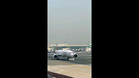 Dubai airport Emirates Airlines flight getting ready