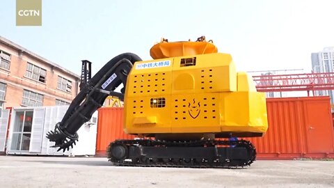 China-developed robot helps construct giant bridge in muddy water
