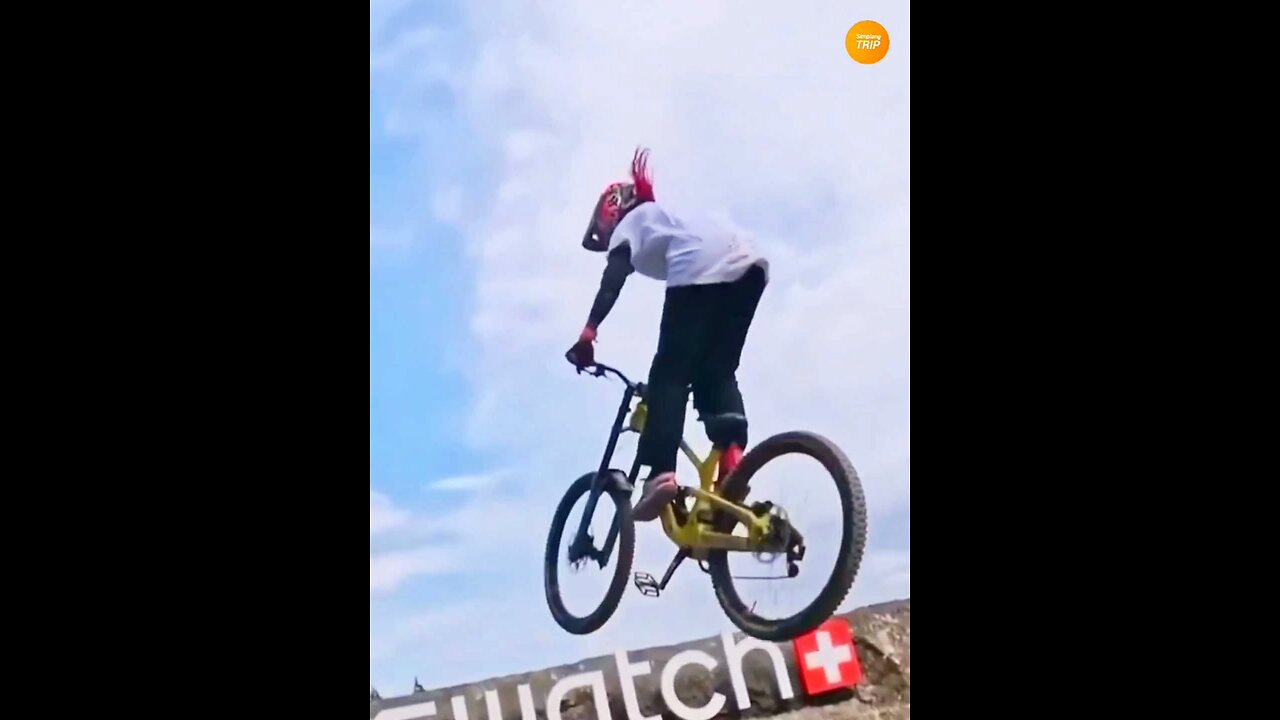 Simplang Trip 205: Bicycle obstacle exhibition fly accidentally fell down to squathrust exercise.