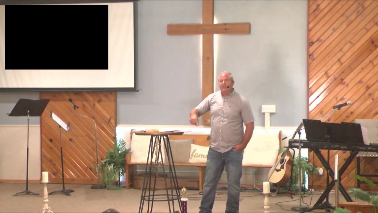 Do not look to the right or left (God's fortification)