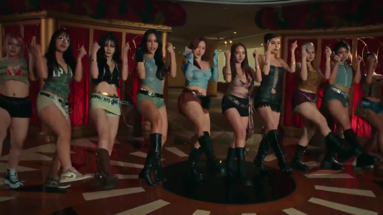 Hotel lobby and tabbi