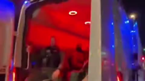 Trump parades Maduro through New York with open doors in a van!