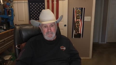 D Day Paratrooper With 35 Other's, Intimidated Over 700 German Soldiers To Stand Down!