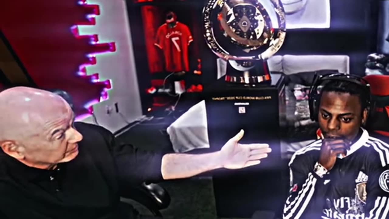 IShowSpeed asking the fifa president who was his favorite player