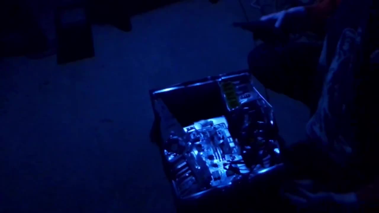 Taking apart an old computer to 0 views (Davvy)