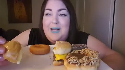 FB_2017_04_12_(2)_Donut Cheeseburger Mukbang | Summer Camp Fiasco