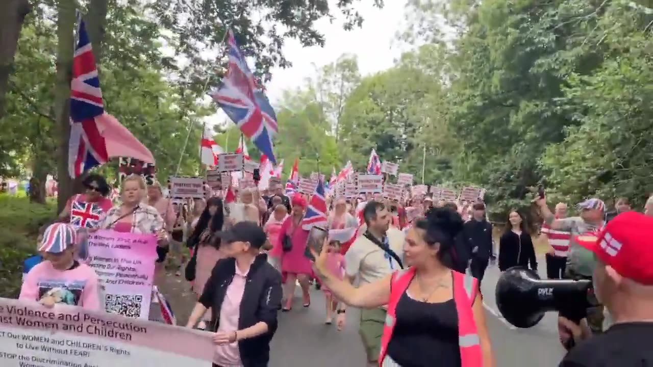 Mothers Whos streets? Children Our streets!